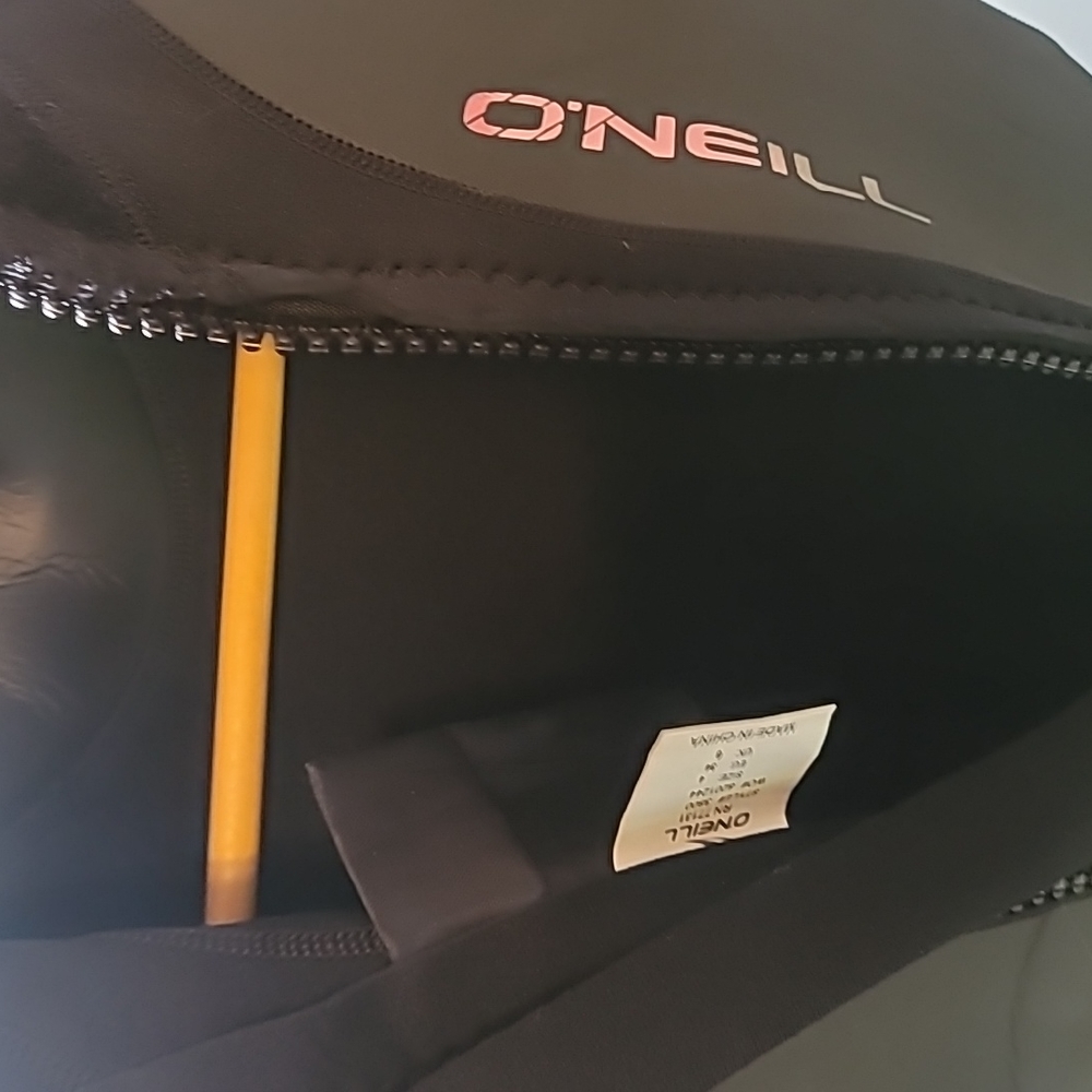 O'Neill Black Wetsuit - Picture 11 of 11